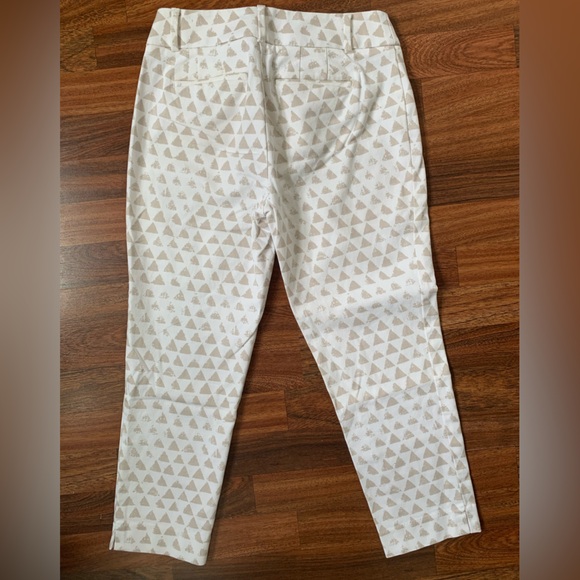 Ann Taylor LOFT Women's Julie Fit Cropped Cream / Beige Triangles Pants Size 0P - Picture 4 of 5